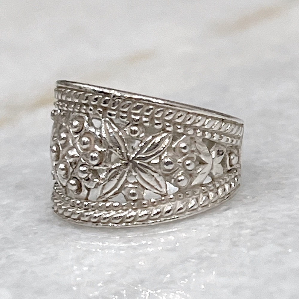 Sterling Silver Openwork Floral Band Ring - Picture 3 of 8